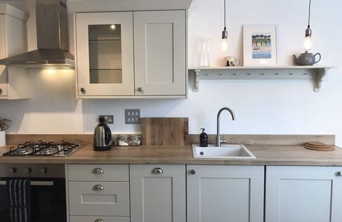 Sandgate Apartment | Coastal garden flat with parking. Pet friendly! Only 2 minutes from the beach!