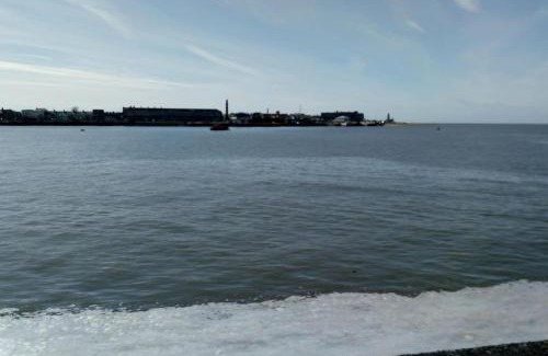 Knott End-on-Sea House | Coastal Garden Lodge