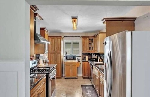 Garden Isles House | Coastal Gem - Sunshine and Pool