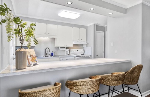 South End House | Coastal Getaway: Pet-Friendly, Steps to the Beach