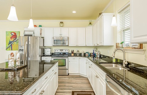 Crystal Beach House | Coastal getaway with large deck, WiFi, W/D, AC - minutes to beach & two dogs OK