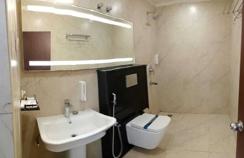 Semmencherry Hotel | Coastal Grand Navallur