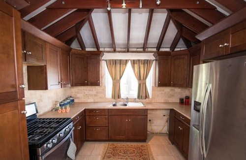 Bermuda Apartment | Coastal Gregorian Beach Front, 2 Bedroom