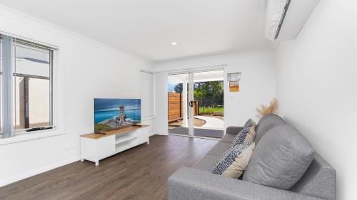 Killcare Heights House | 'Coastal Harmony Cottage' by HolidayCo