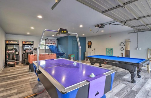 Brookings House | Coastal Haven Getaway about 1 Mi to Mill Beach!