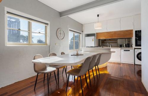 Vaucluse Apartment | Coastal Haven: Modern 3BR Apartment in Vaucluse