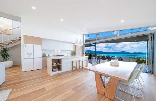 Airlie Beach House | Coastal Haven Retreat - Luxe Airlie Beach Holiday Home