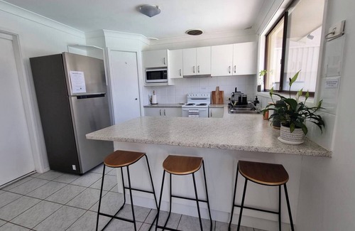 Long Jetty House | Coastal Haven: Spacious 3 Bedroom Home, Long Jetty