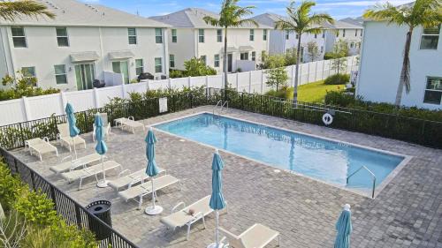 Jensen Beach House | Coastal Haven