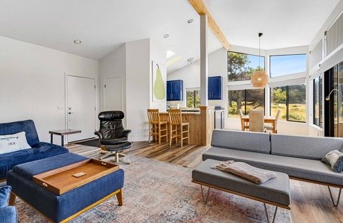Sea Ranch House | Coastal home with hot tub, view, beach access & fast WiFi - dog-friendly