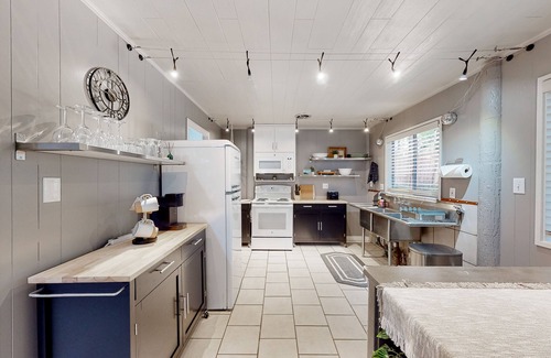 Gualala House | Coastal house near trails, beaches, & dining with firepit - dog-friendly