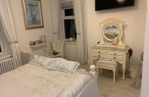 Newbiggin-by-the-Sea House | Coastal Joy - Room 5