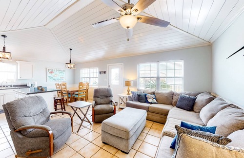 Fort Morgan House | Coastal Living Cottage on Mobile Bay with Private Beach Access