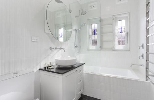 Coogee Apartment | Coastal Living Just Metres From Coogee Beach
