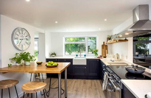 Carlyon Bay House | Coastal Luxury near Fowey - 5 mins to Beach & Golf
