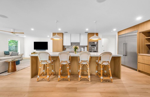 Lake Ida Shores House | Coastal Modern Luxury, 5+ Bed, Pool, Everything. Five-Star Resort Style Living.