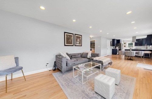 Arnold House | Coastal Modern Retreat | Group Getaway on 2 Acres