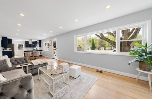 Arnold House | Coastal Modern Retreat | Group Getaway on 2 Acres