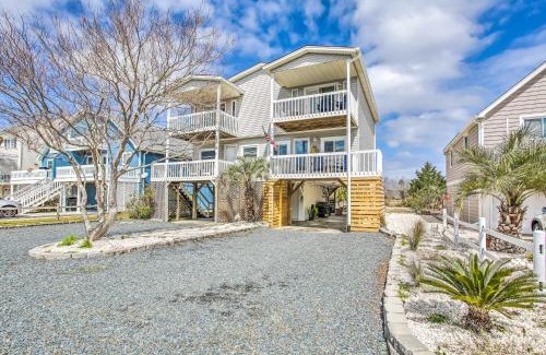 Holden Beach House | Coastal Oasis with Decks Walk to Holden Beach!
