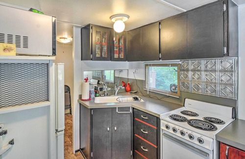 Grayland Cottage | Coastal PNW Gem w/Hot Tub - Walk to Beach!