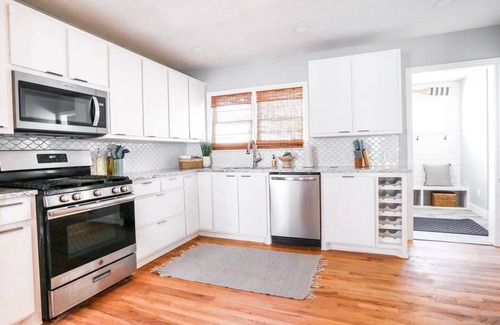 Tech Terrace House | ⛵️Coastal Retreat at Tech Terrace 3/2 Remodeled 2 Kings