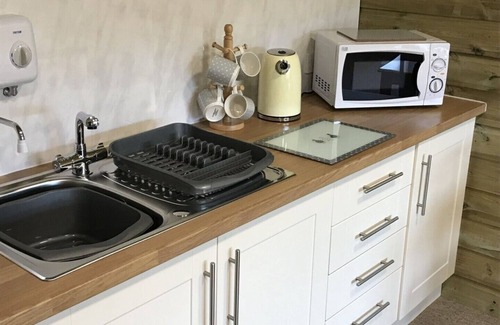 Torquay Apartment | Coastal retreat Converted Stables, , close to Maidencombe beach & pubs.