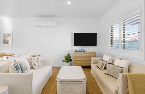 Long Jetty Apartment | Coastal Retreat Long Jetty Toowoon Bay