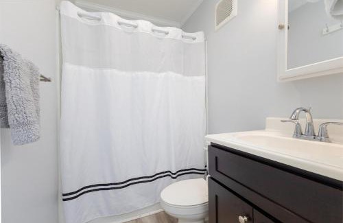 Sneads Ferry Apartment | Coastal Serenity! Refresh and Relax -Holy Shells!