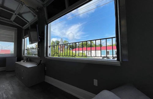 Grand Bend Apartment | Coastal Suites (Room 1) , Grand Bend