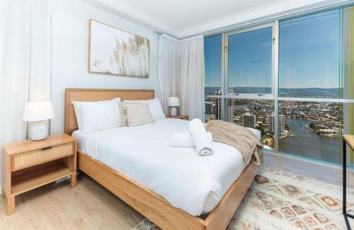 Surfers Paradise Apartment | Coastal Surfers Escape. Steps from trendy cafes and boutiques perfect spot for relaxation and rejuvenation.