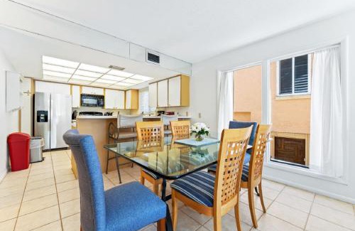 Siesta Key Village Apartment | Coastal Surfside By Beachside Management