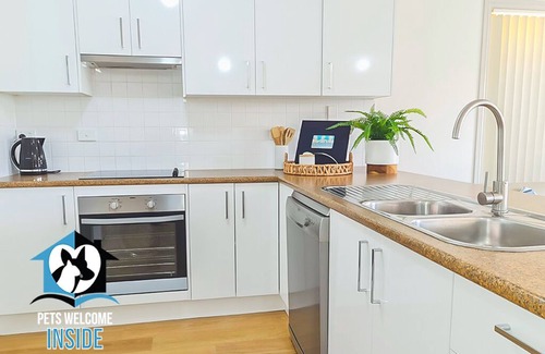Aldinga Beach House | Coastal Vibe 4 bed, 2 bath Home - Short Walk to the Beach