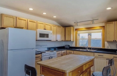 Winter Harbor Apartment | Coastal View 1 Bedroom Apartment with Private Balcony in Winter Harbor, Maine