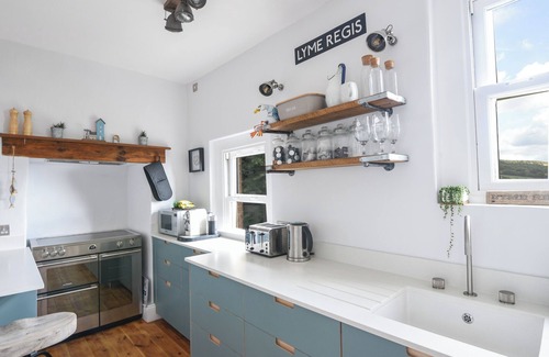 Lyme Regis Cottage | COASTAL VIEW, romantic, luxury holiday cottage in Lyme Regis