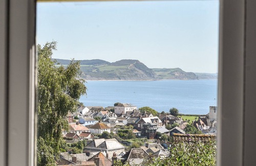 Lyme Regis Cottage | COASTAL VIEW, romantic, luxury holiday cottage in Lyme Regis