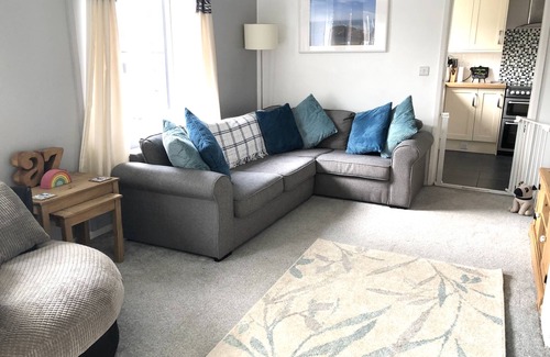 Cemaes Bay House | Coastal Village Bungalow, Cemaes Bay, Anglesey, Sleeps 6 - Dog Friendly