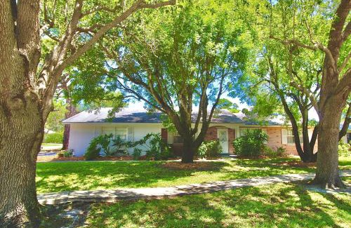 Tequesta House | Coastal Village Retreat