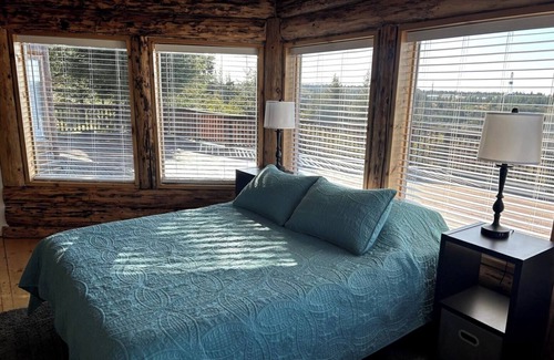 Nikolaevsk House | Coastal Vista, Log Home Overlooking Cook Inlet