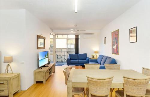 Sawtell Apartment | Coasters 2