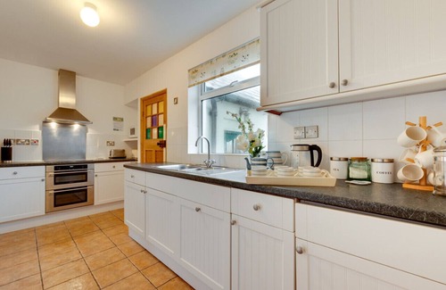 Hartland House | Coastguard Cottage - Three Bedroom House, Sleeps 5