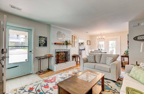 Crescent Beach House | Coastline Get Away