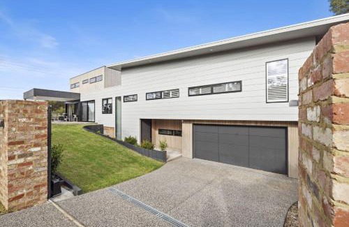 Rye House | Coastmere at Rye - Luxury Poolside Retreat