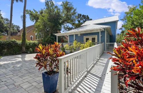 Downtown Historic District House | Cobalt Cottage History at your doorstep