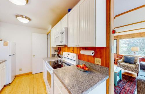 Southwest Harbor House | Cobb Nob Compound