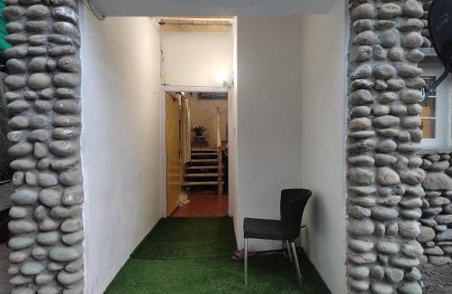Brein House | COBBLE STONE HUT DARA HARWAN