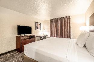 Two Rivers Hotel | Cobblestone Hotel & Suites - Two Rivers
