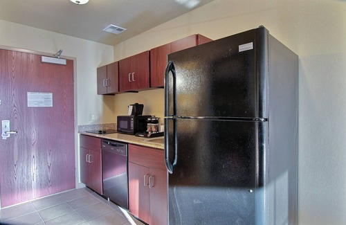 Beulah Hotel | Cobblestone Hotel & Suites - Beulah