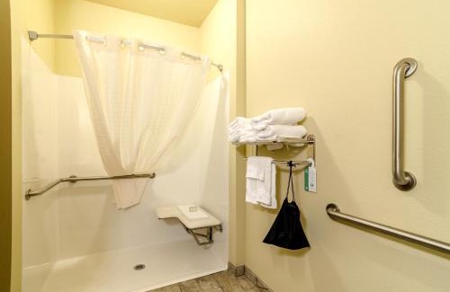 McCook Hotel | Cobblestone Hotel & Suites - McCook