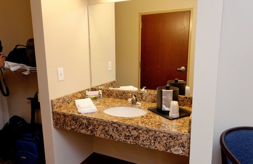 Fort Madison Hotel | Cobblestone Inn & Suites - Fort Madison