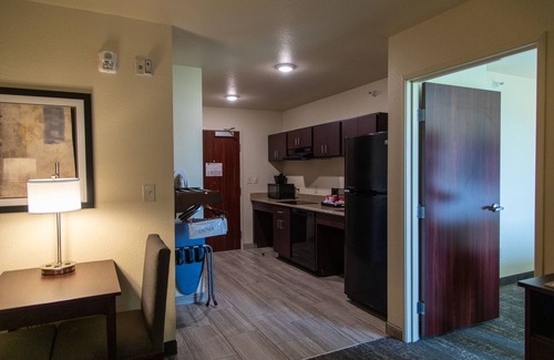 Springfield Hotel | Cobblestone Inn & Suites - Springfield